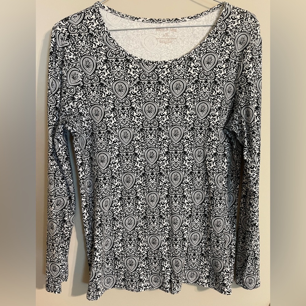 White Stag Black & White Design Long Sleeve Top